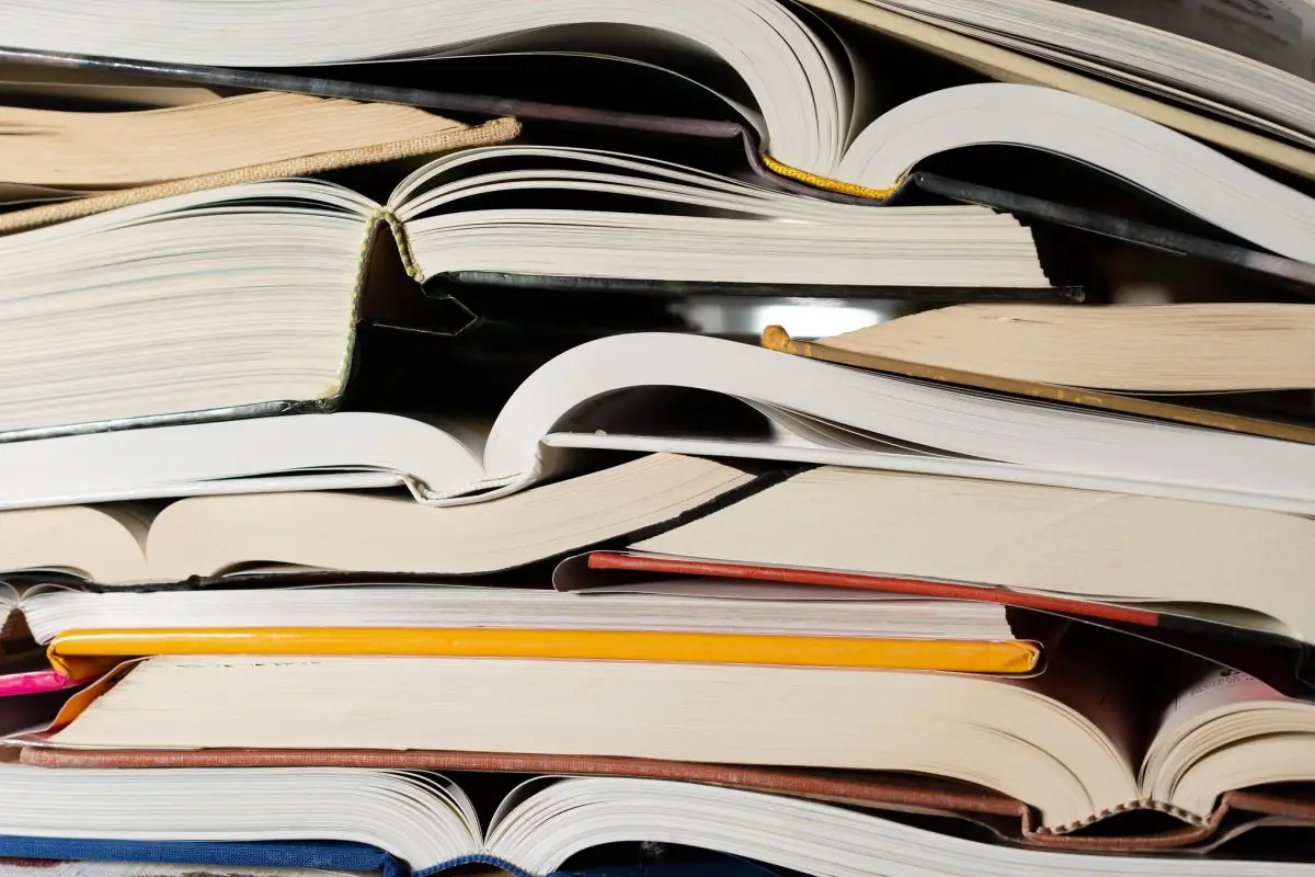 Las editoriales reclaman el dinero de la IA y los autores estallan